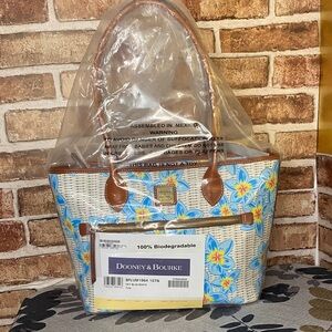 Dooney & Bourke Coated Cotton
Plumeria Tote nwt rare